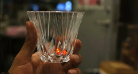 El MIT desarrolla unos cubitos de hielo que avisan cuando hemos bebido demasiado