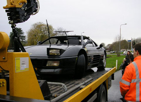 Ferrari 348 accidentado en Holanda