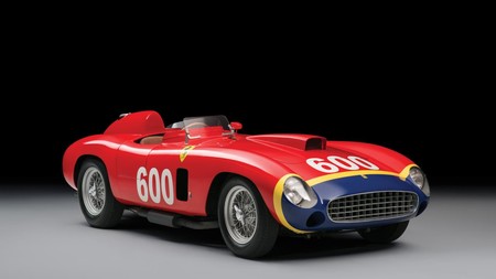 El Ferrari 290 MM de una leyenda de la Fórmula 1 ahora es uno de los 10 autos más caros subastados en el mundo