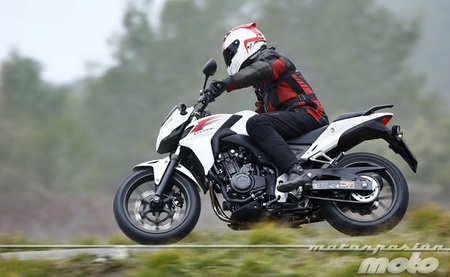 Honda CB500F, prueba (conducción en ciudad y carretera)