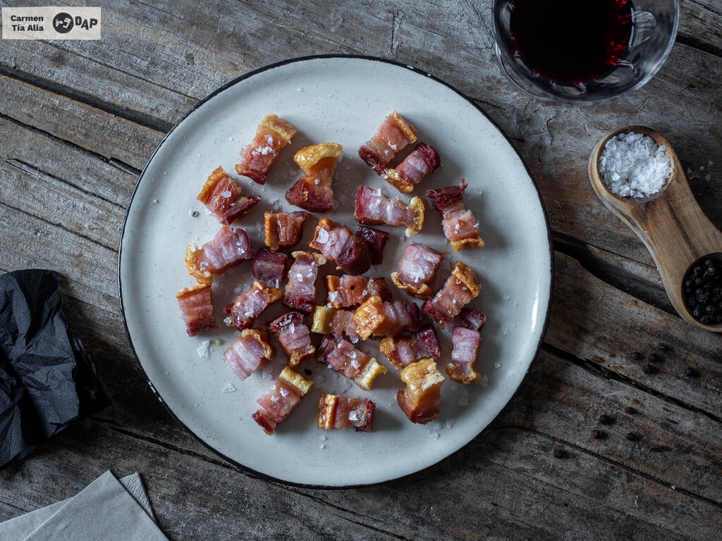 Torrezno de Soria en freidora de aire, una receta de aperitivo fácil, jugosa y muy sabrosa