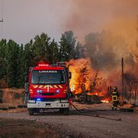 La nueva ley de incendios te invita abiertamente a que limpies tu linde. Y justo ahí está el meollo del problema