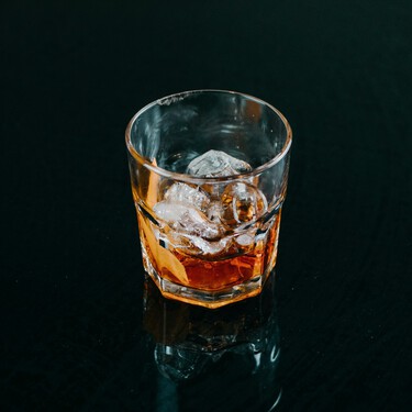 Un whisky japonés con 80 años de historia: se elabora en una destilería de sake y está disponible en El Corte Inglés