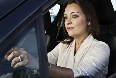 Una encuesta revela que un 17 % de los españoles cobrarían por compartir su coche