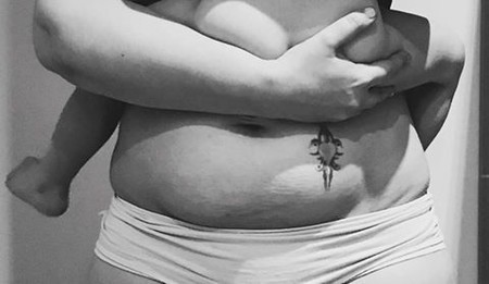 La bonita respuesta de un padre a su mujer cuando ella le dijo "este no es el cuerpo del que te enamoraste"