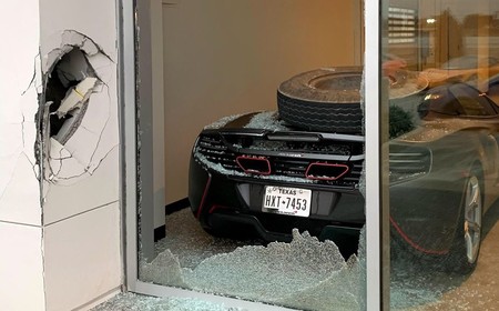 Dolorpasión™: es que la rueda suelta de un camión destroce tu McLaren 650S
