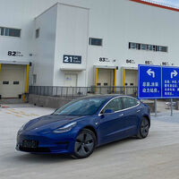 La marca de coches eléctricos de Elon Musk está demandando a clientes y bloggers que la critican. Y le están dando la razón a Tesla