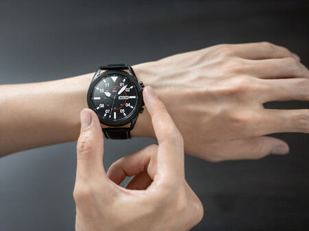 Los smartwatches que nos van a ayudar a ponernos en forma molan mucho y que además están a buen precio