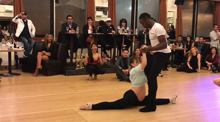 El increíble vídeo de una embarazada de siete meses bailando salsa