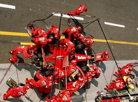 Ferrari pierde en boxes lo que gana en la pista