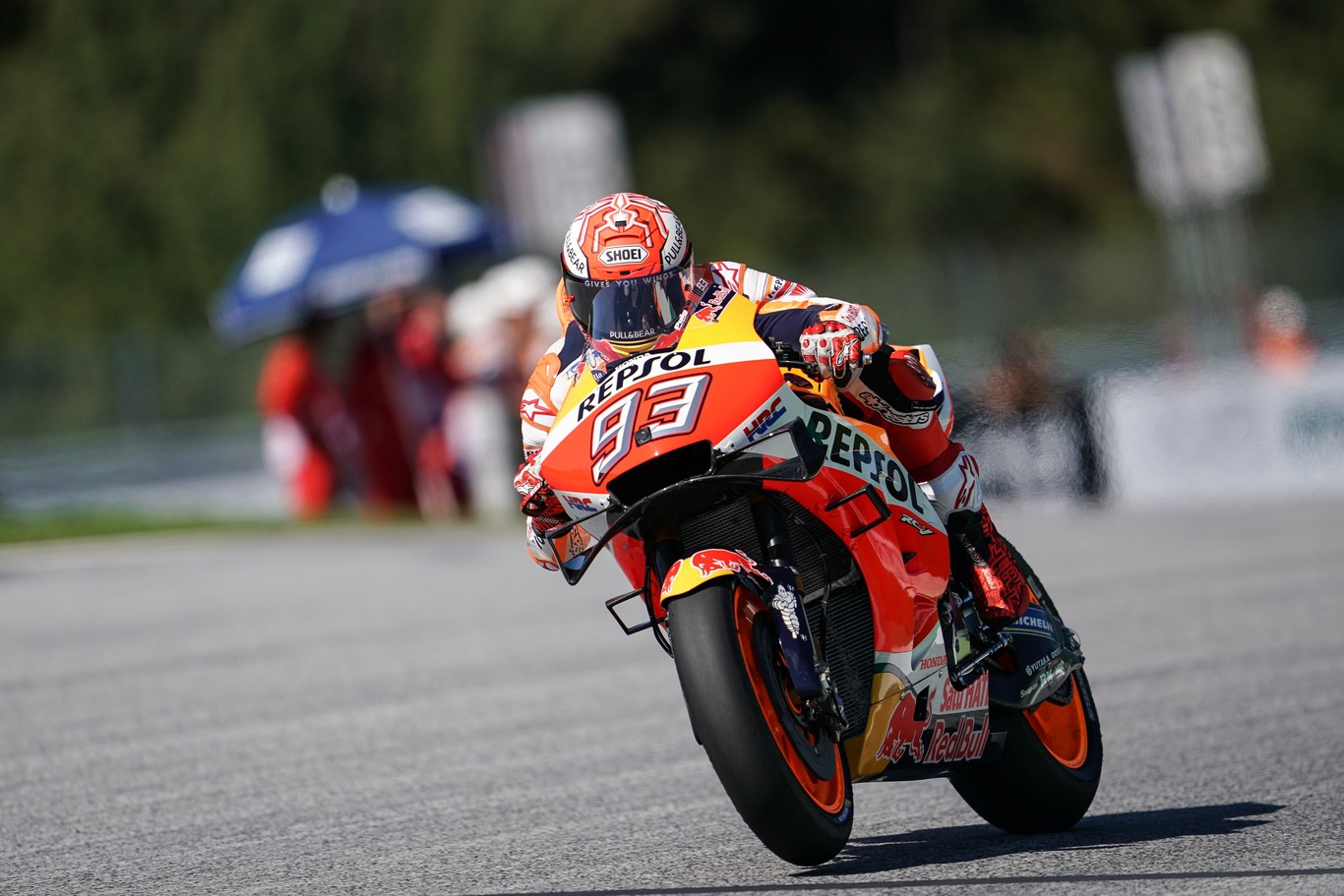 Marc Márquez se asegura la pole position en Austria con un récord del circuito estratosférico