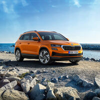 El nuevo Skoda Karoq actualiza su diseño y equipamiento, pero mantiene los mismos motores a la espera de una versión híbrida