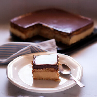Tarta de la abuela: receta de la clásica tarta de galletas y chocolate sin horno que gusta a todo el mundo