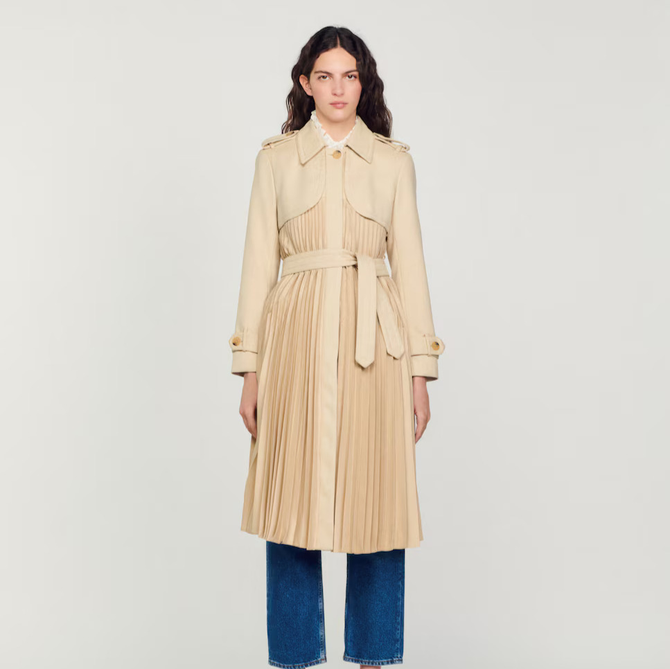 Sandro - Gabardina de mujer plisada con cinturón.