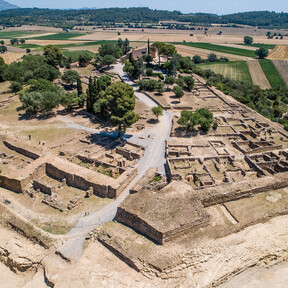 En este pueblo del Baix Empordà aparece uno de los secretos más impactantes de la península: uno de los pueblos iberos mejor conservados de toda España 