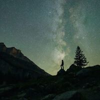 2025 no será el mejor año para ver las perseidas por culpa de la Luna. Pero hay una forma sencilla de evitarla 