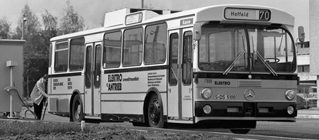 Mercedes-Benz OE 305 autobús híbrido de 1979