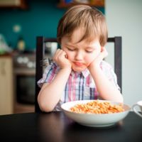 Su hijo no se quiere comer la cena porque es demasiado bonita