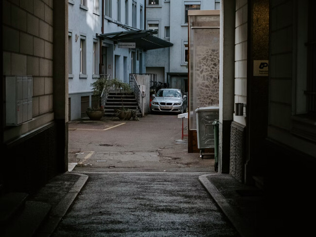 Via Cerrada 1