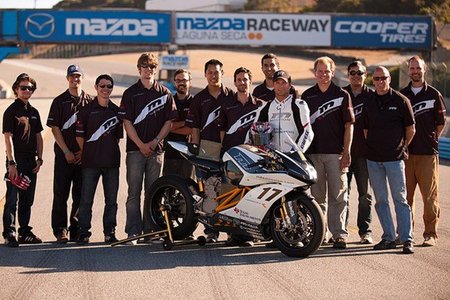 Una vuelta a Laguna Seca con una radial... digo, con la Mission R