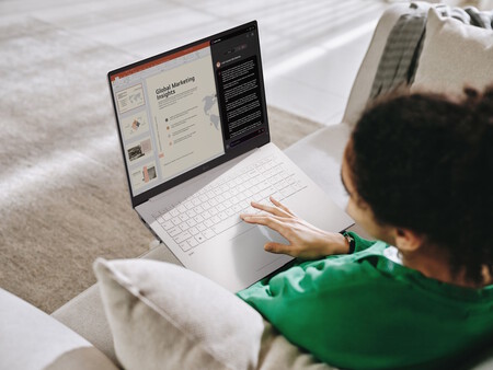 Laptop Key Visual 2025 Lifestyle Images Gram Pro Brand Marketer 08 02