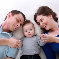 Amor, felicidad y sacrificio: así definen los españoles la crianza de los hijos 