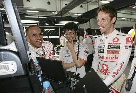 Lewis Hamilton, Jenson Button y los McLaren Mercedes los más rápidos de la segunda sesión de libres del GP de Australia 2010