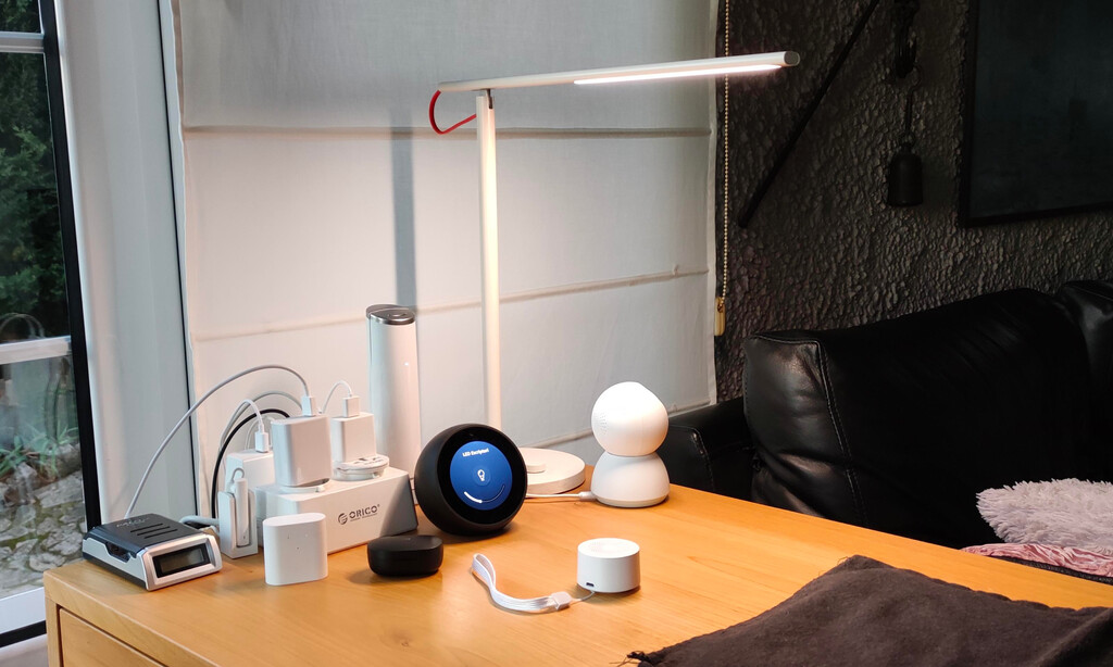 La Vuelta al Cole de PcComponentes deja rebajadísima esta lámpara de escritorio Xiaomi que puedes conseguir por menos de 30 euros