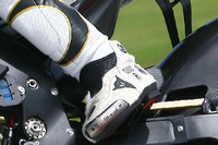 Las nuevas botas peludas de Valentino Rossi