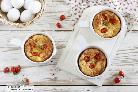 Frittatas minis de tomate, queso feta y beicon. Receta