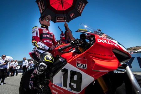 Álvaro Bautista tiene una oferta de renovación con Ducati desde Misano: "No sabemos por qué no firma"