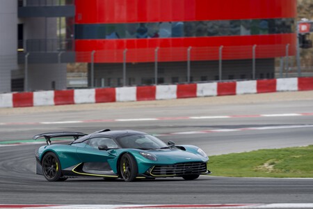 Aston Martin Valhalla