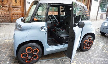 Los coches eléctricos baratos triunfan, y para muestra el Citroën Ami y el Dacia Spring