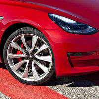 Pierde el control de su Tesla Model 3, echa la culpa a los frenos y acaba demandado por Tesla