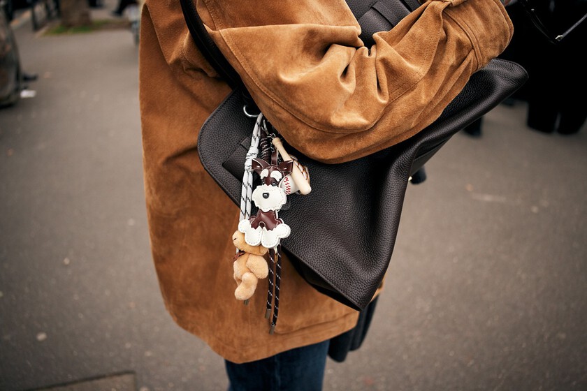 Los Labubus eran solo el principio: decorar el bolso está de moda y Parfois arrasa con su propio peluche low-cost