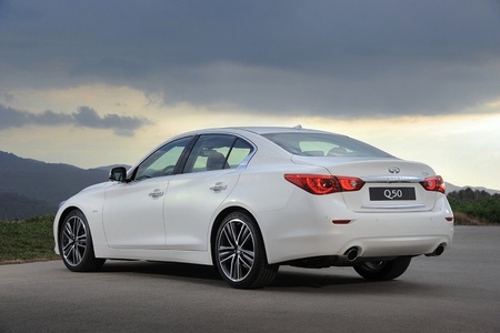Infiniti Q50 - 2013