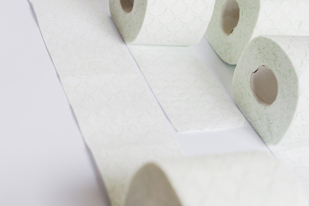 Adiós a que se te rompa el papel higiénico: una empresa ha logrado el mayor avance en 100 años al acabar con los desgarros irregulares de las hojas