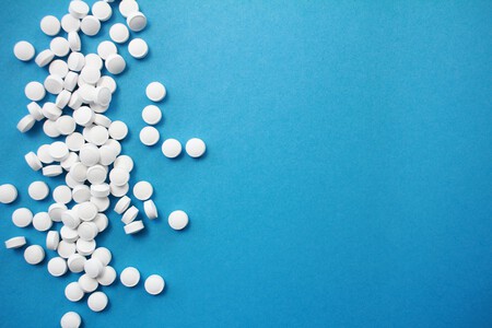 Entrenan a una IA para detectar drogas de diseño: puede predecir incluso cuáles son más probables que entren en circulación