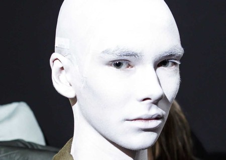 Nueve looks de pasarela que inspirarán tu disfraz de Halloween con sólo usar maquillaje