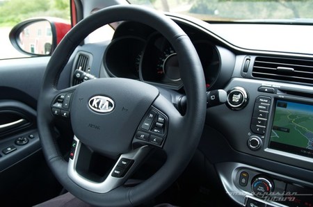 El volante que te guía si te quedas deslumbrado