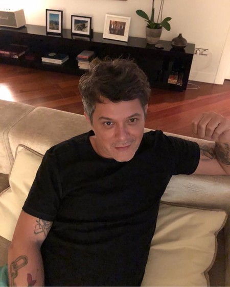 Alejandro Sanz continúa con 'la tortura' del regateo judicial con Raquel Perera a quien le baja la oferta a 15.000 euros