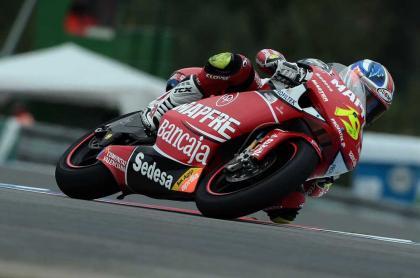 Bautista gana una carrera marcada por la polémica entre Barberá y los italianos