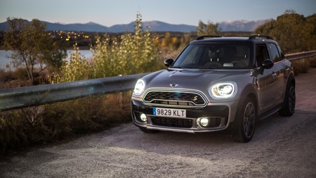 De la sierra de Madrid al centro de la ciudad: guía para conducir un SUV híbrido y sacarle el máximo rendimiento consumiendo menos