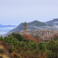 Aragón tiene uno de los pueblos medievales mejor conservados de España y con una plaza mayor única en el mundo 
