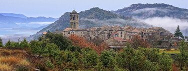 Aragón tiene uno de los pueblos medievales mejor conservados de España y con una plaza mayor única en el mundo 