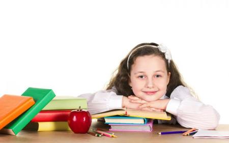 'Ayúdales a volver al cole', campaña de recogida de material escolar