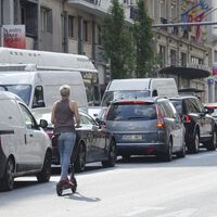 Madrid quiere menos coches en las calles: todo lo que debes saber sobre las ayudas para patinetes, bicicletas y motos eléctricas