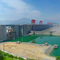 China ha tardado 30 años en construir una presa tan gigantesca que ha desviado el eje de la Tierra e inundado 20 ciudades. Ha valido la pena