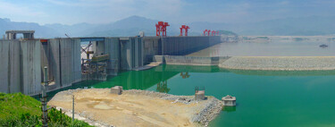 China ha tardado 30 años en construir una presa tan gigantesca que ha desviado el eje de la Tierra e inundado 20 ciudades. Ha valido la pena