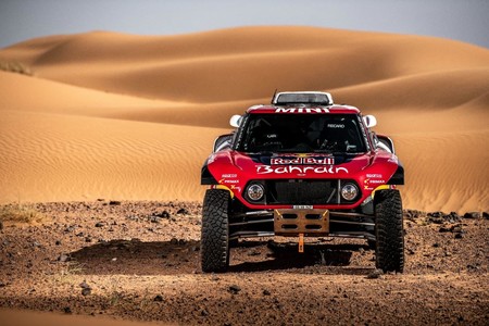 El Dakar pondrá cámaras en los coches y prohibirá los teléfonos móviles para frenar a los tramposos